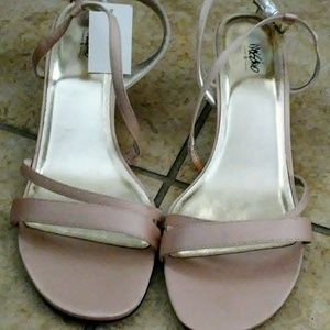 BNWT Mossimo sandal